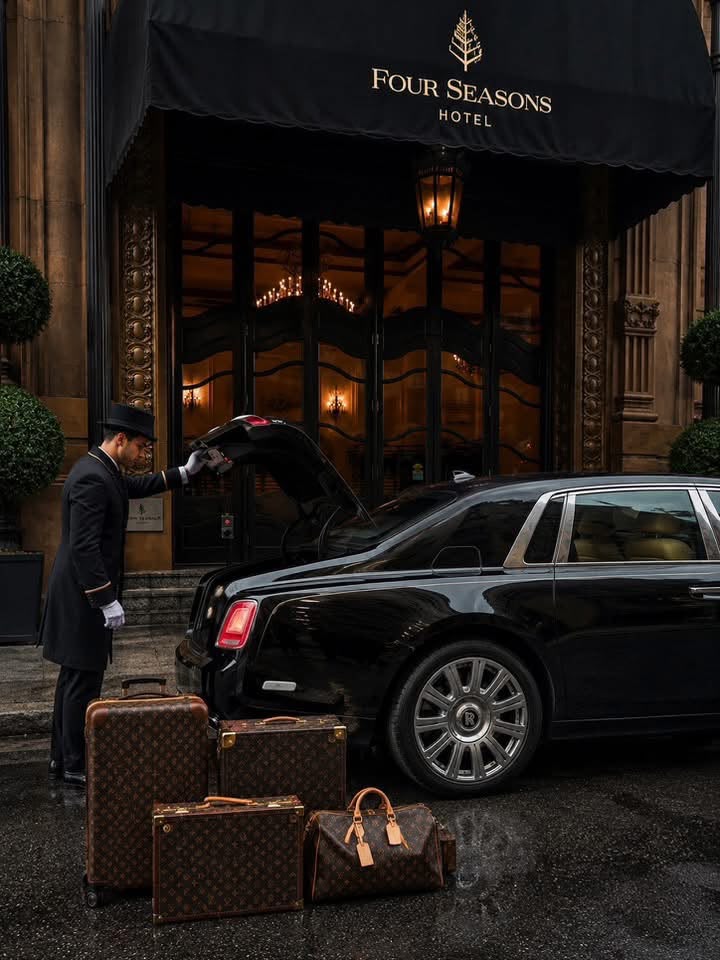 Hotel concierge vehicle pickup